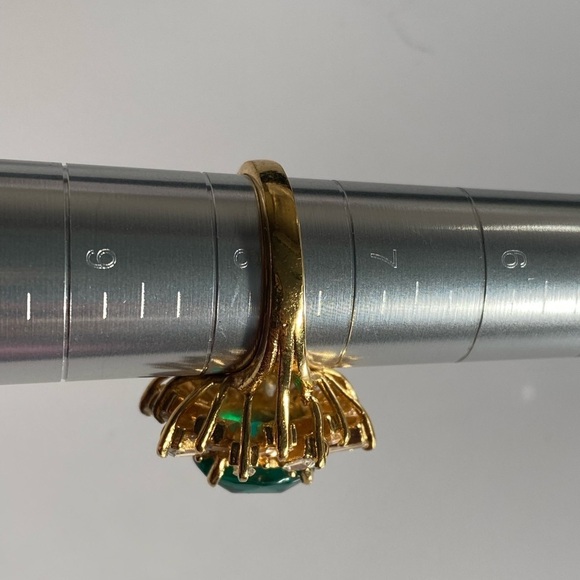 GOLD tone emerald green and clear crystal ring - Picture 11 of 11